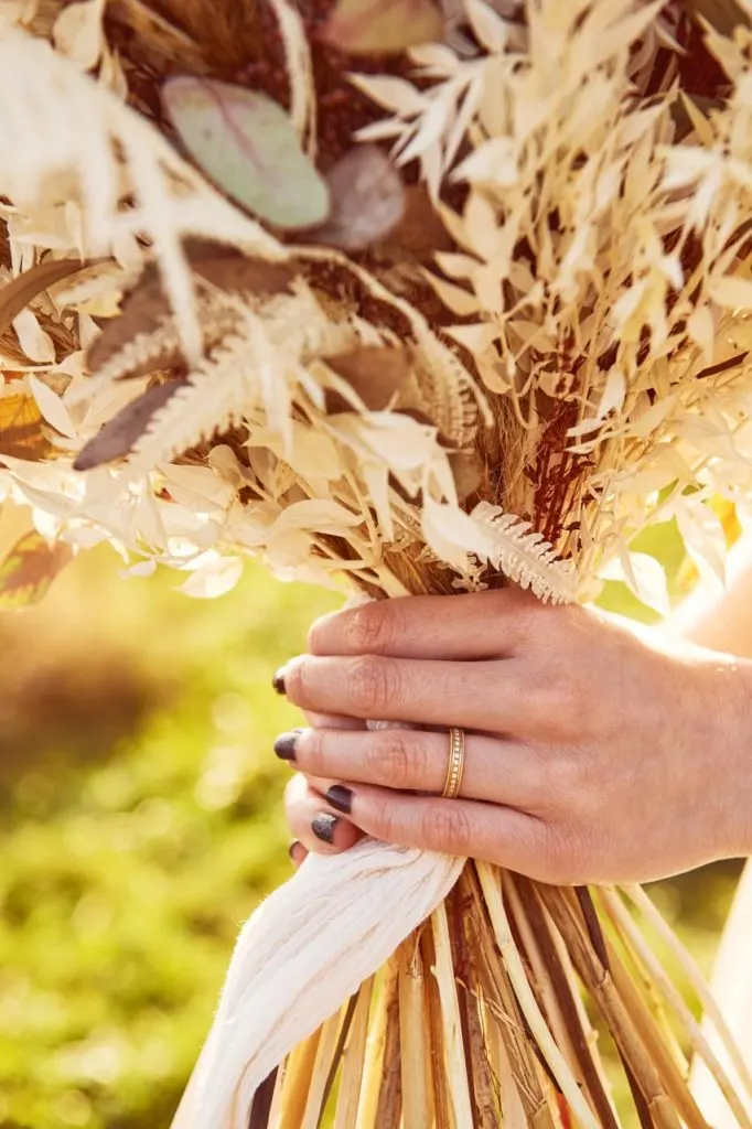 Blumendeko in herbstlichen Farben für Hochzeiten