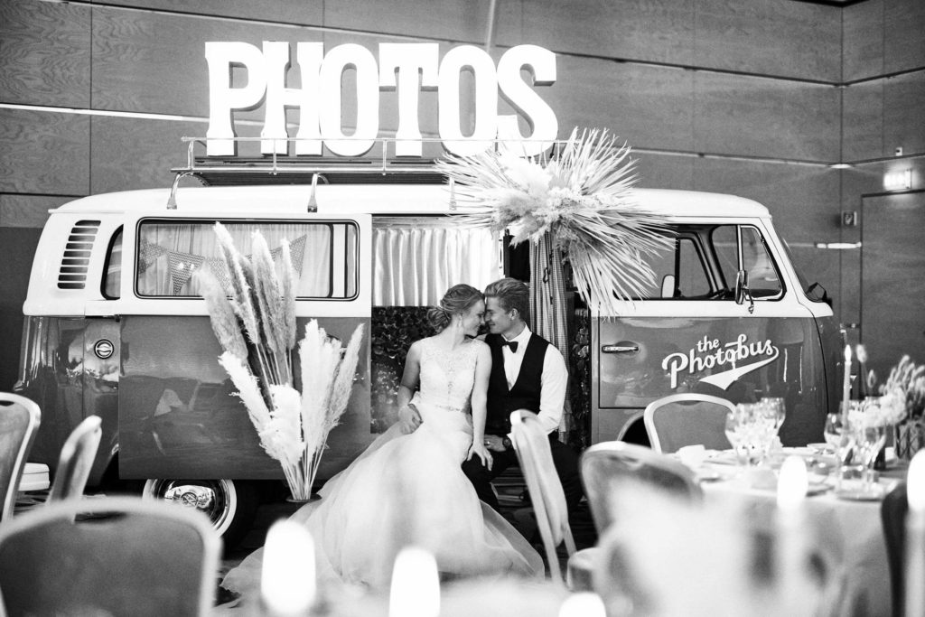 Fotobus mit Brautpaar im Marriott Hotel Zürich