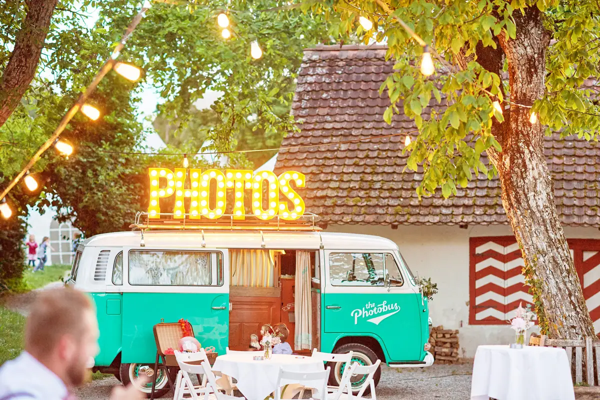 Photobus mit Hochzeitsfotograf finden