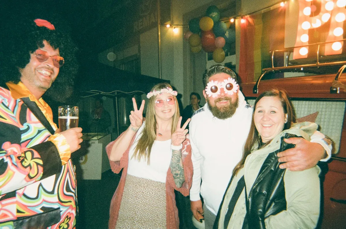 Einwegkamera Hochzeit – spontane und witzige Schnappschüsse