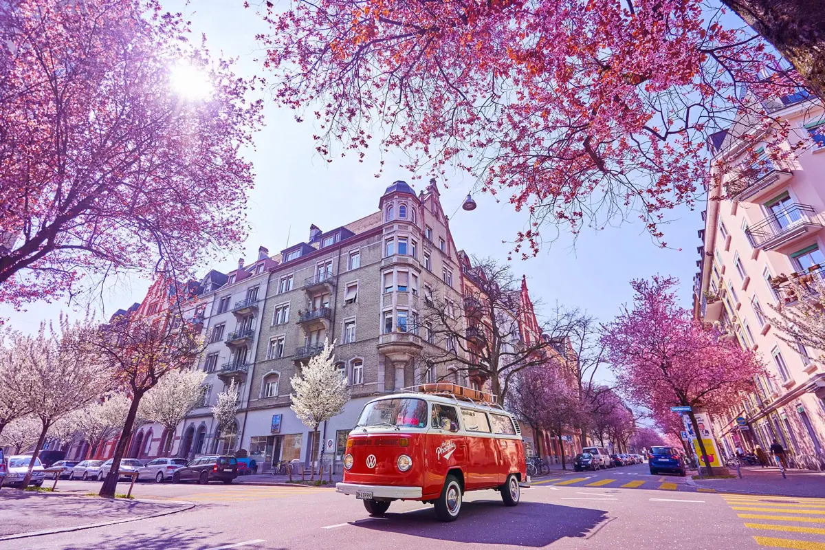 Spezielle, schöne und stylische Fotobox als Highlight bei Events im VW Bus