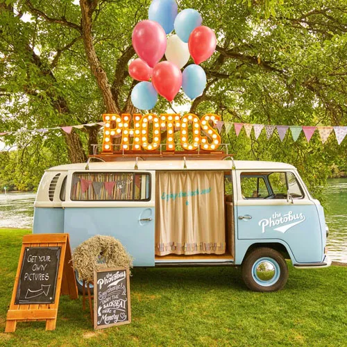 Der Fotobus in BabyBlau mieten in der Schweiz