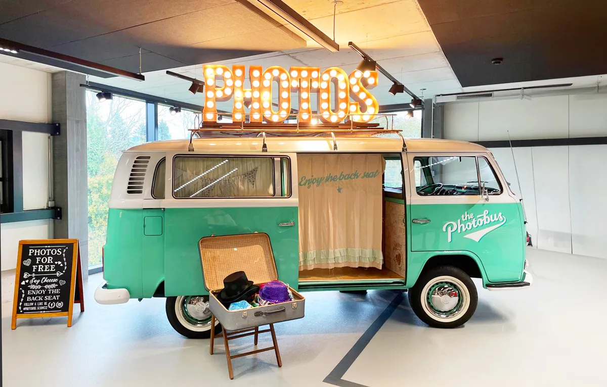 Firmenanlass in der Autohalle Andelfingen mit Fotobox im VW-Bus