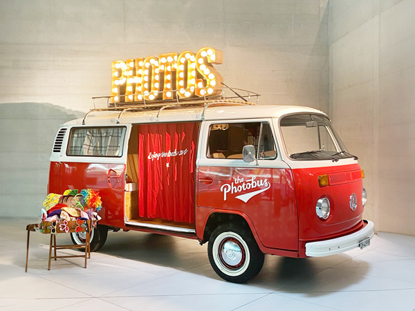 Firmen-Event mit dem Photobus: Mobile Fotobox für Branding und Mitarbeiter-Spass an einem Business-Anlass.